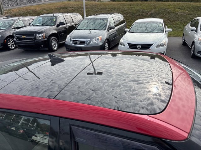 Used 2013 Hyundai Veloster w/ Style Pkg image 10