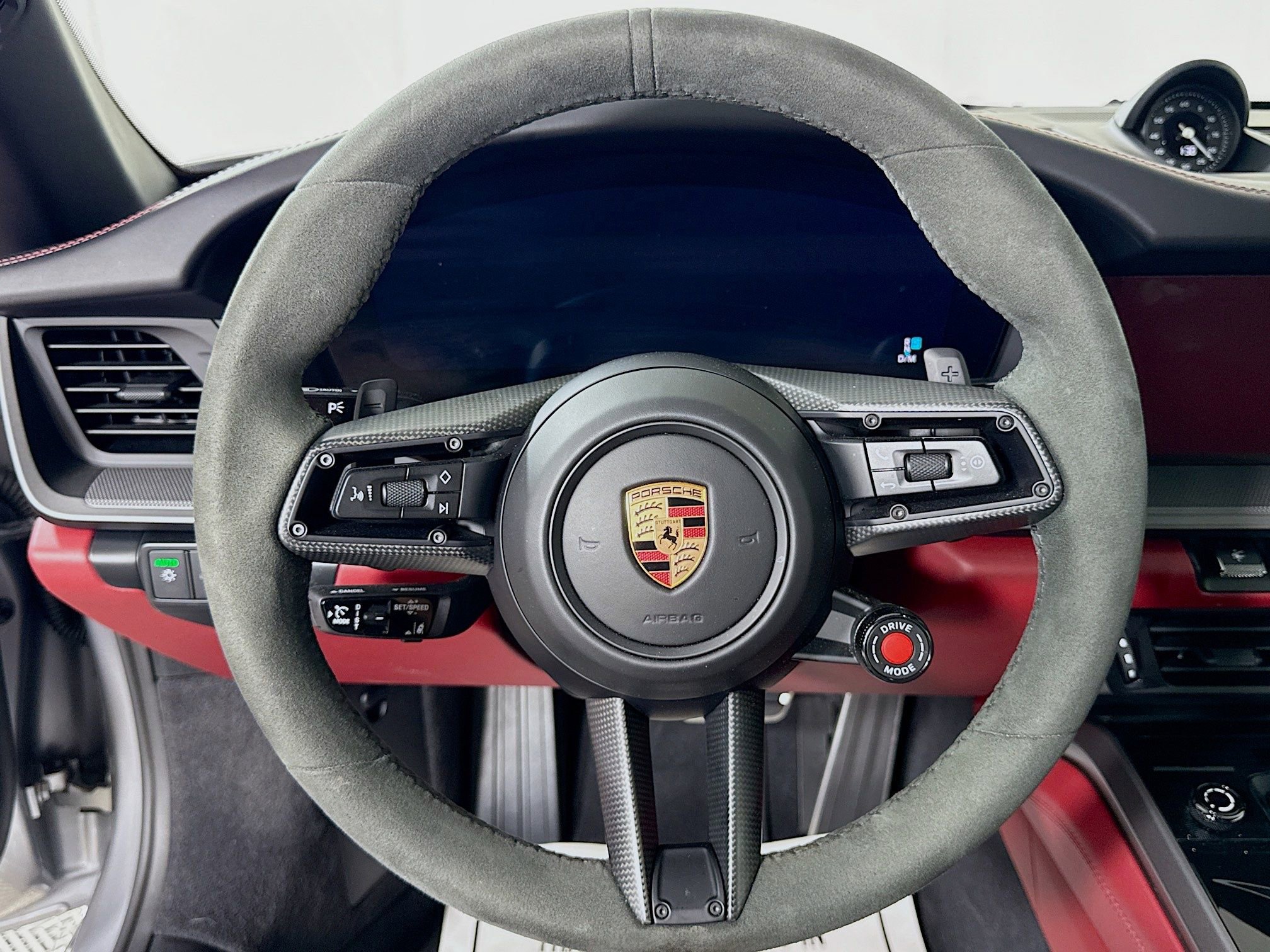 Certified 2025 Porsche 911 Carrera RWD image 15
