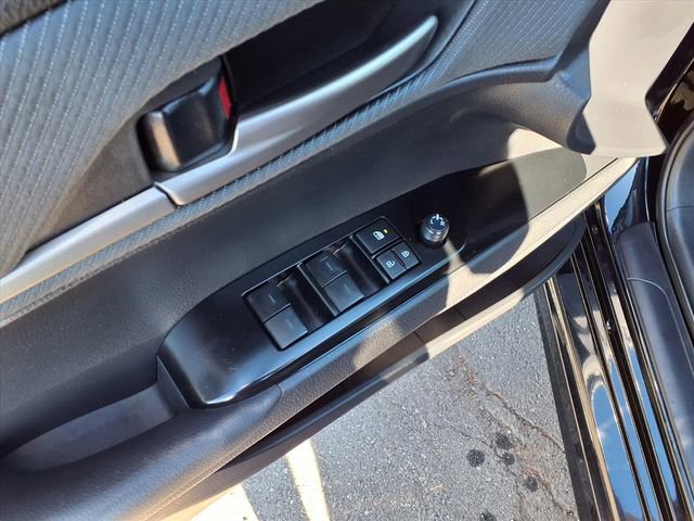Used 2025 Toyota Camry SE image 12