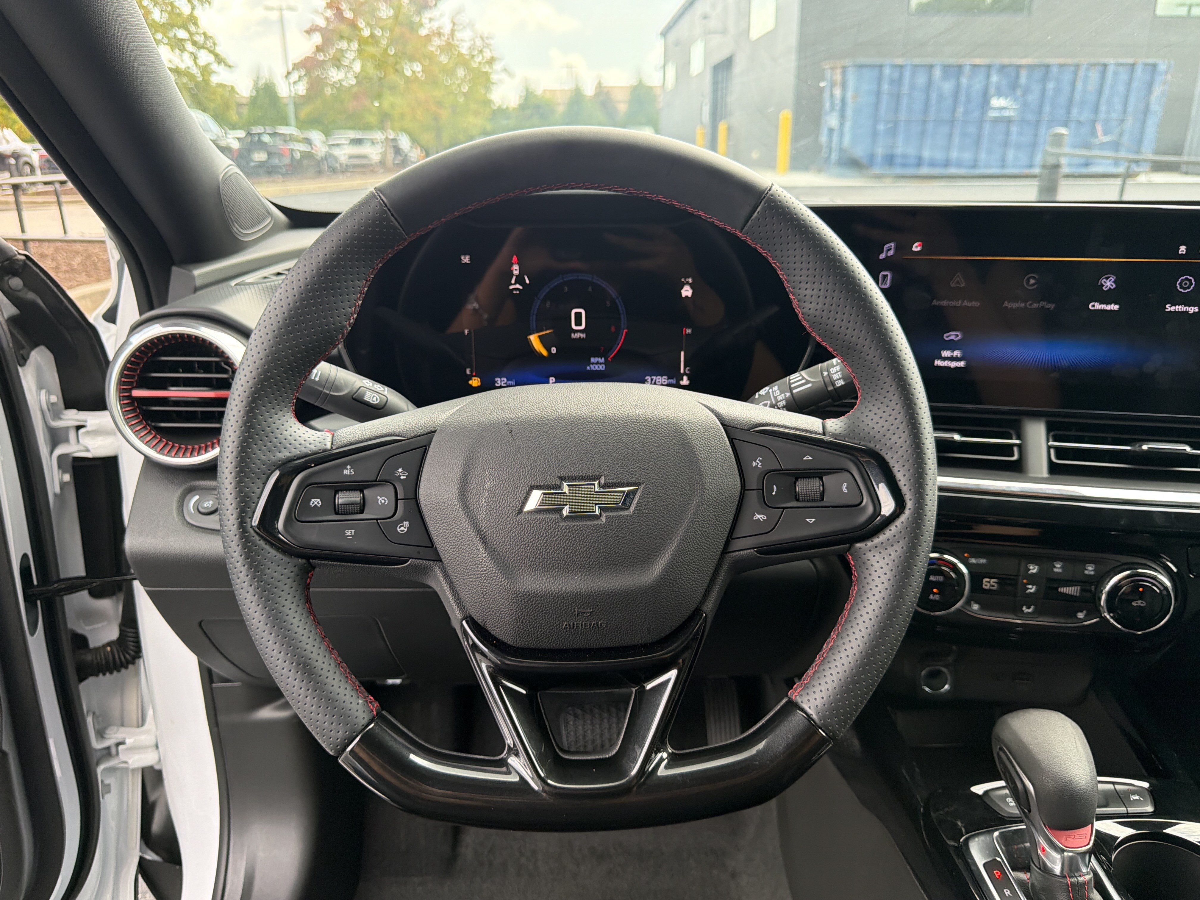 Used 2025 Chevrolet Trax RS w/ Driver Confidence Package FWD image 9
