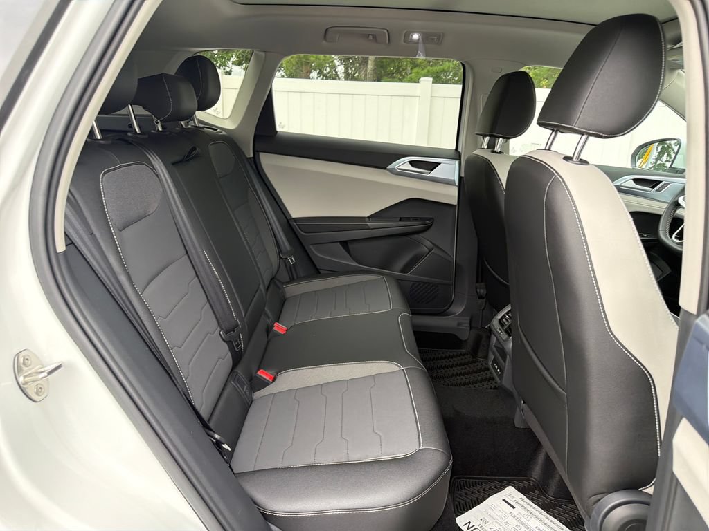 New 2026 Volkswagen Taos SE AWD/4WD image 34