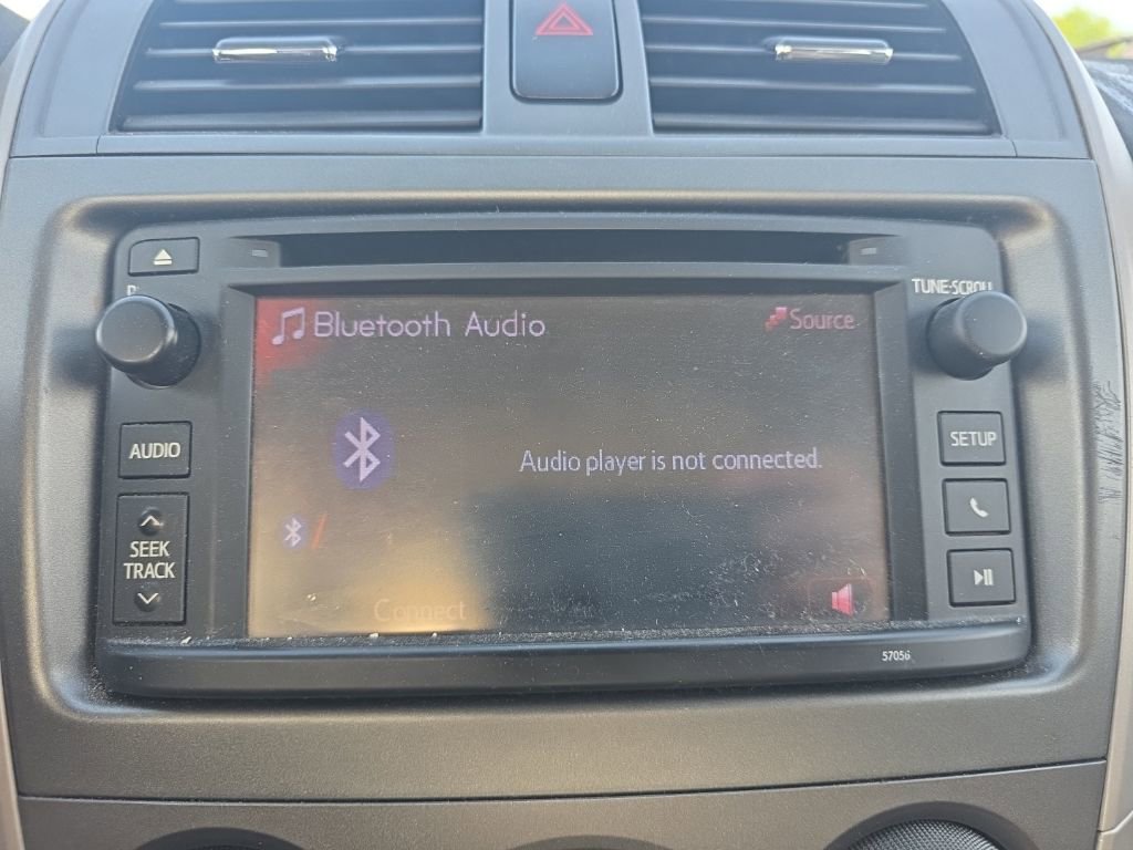 Used 2013 Toyota Corolla LE image 24