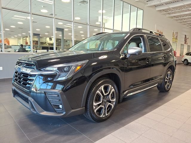 Used 2023 Subaru Ascent Limited w/ Technology Package AWD/4WD image 3