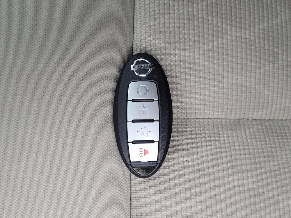 Used 2021 Nissan Titan SV w/ SV Convenience Package RWD image 32
