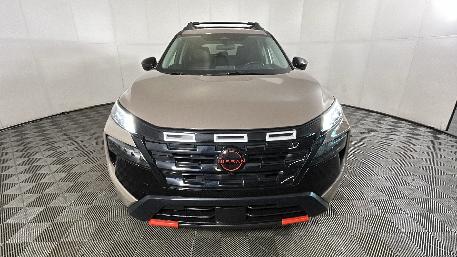 Used 2025 Nissan Rogue SV AWD/4WD image 9