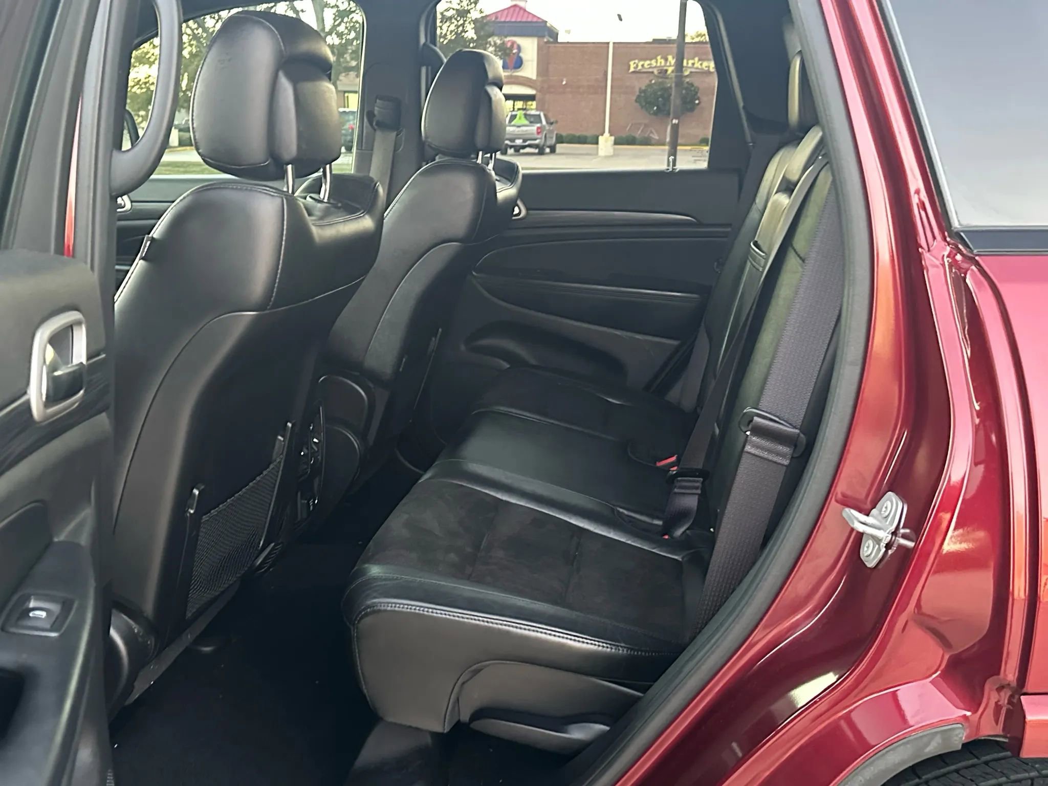 Used 2021 Jeep Grand Cherokee Laredo X image 11