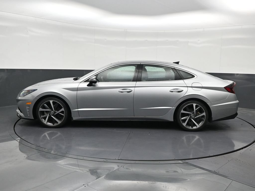 Used 2022 Hyundai Sonata SEL Plus FWD image 2