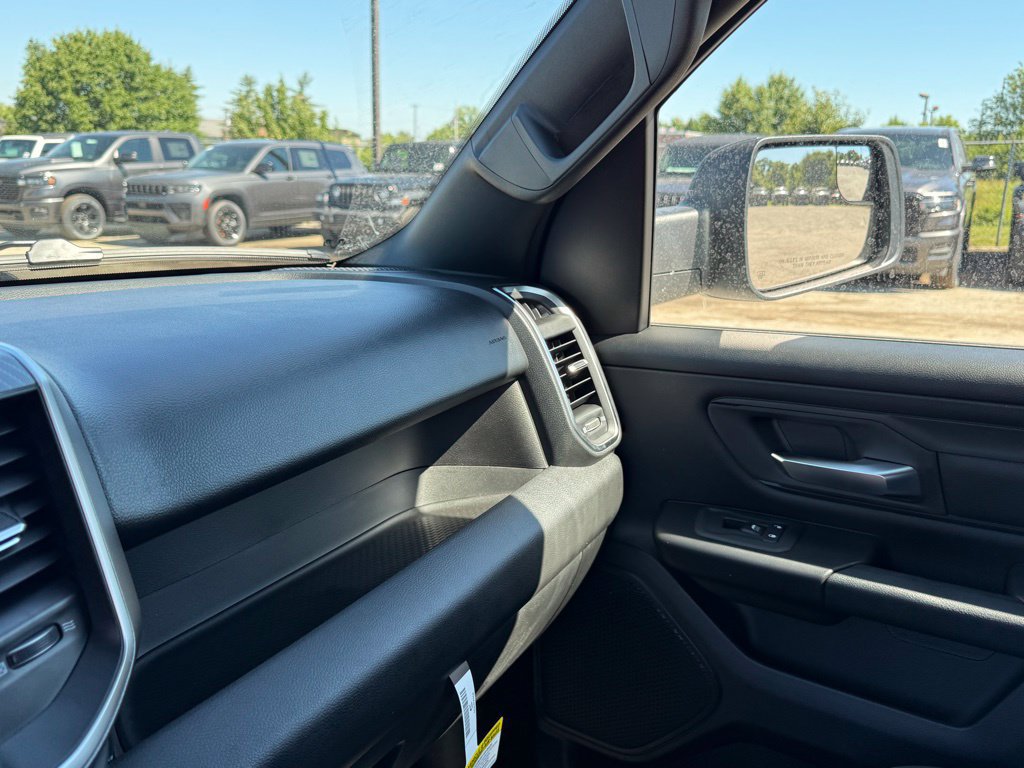 New 2026 RAM 1500 Express AWD/4WD image 23