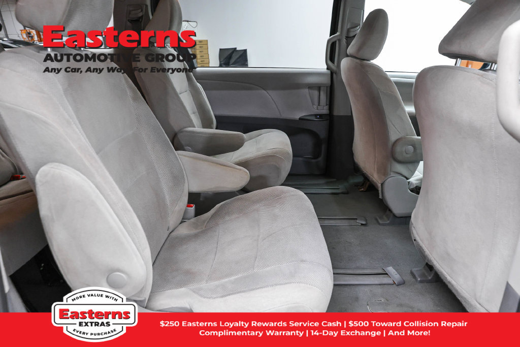 Used 2020 Toyota Sienna L FWD image 22
