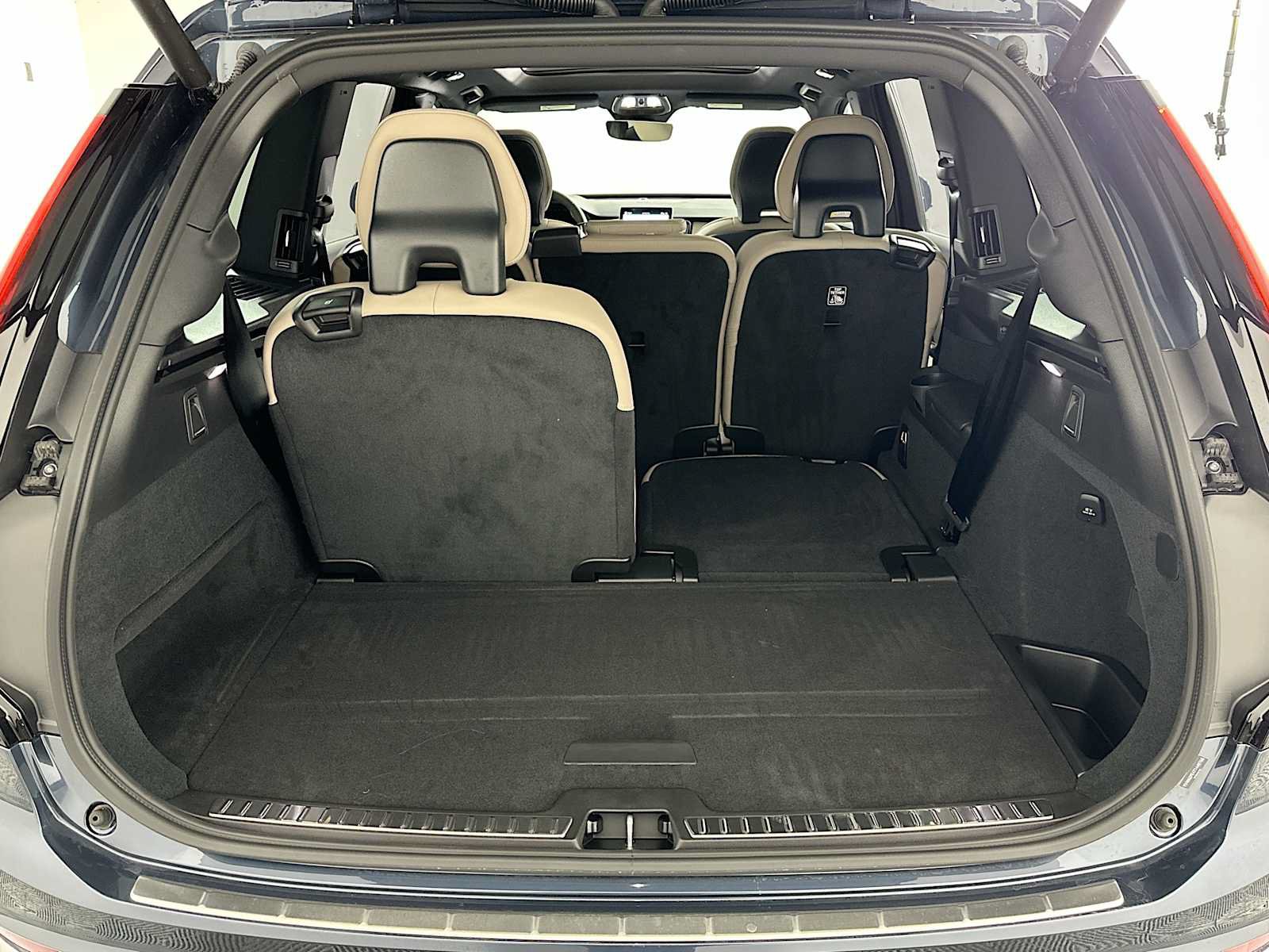 New 2026 Volvo XC90 B6 Plus w/ Protection Package Premier AWD/4WD image 25