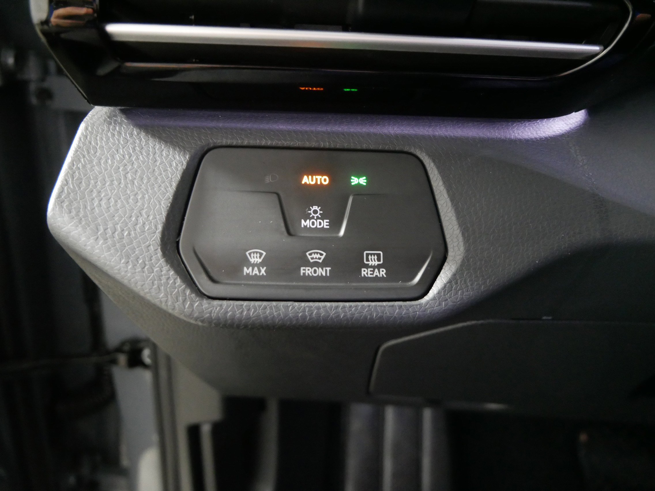 Certified 2024 Volkswagen ID.4 Pro image 26