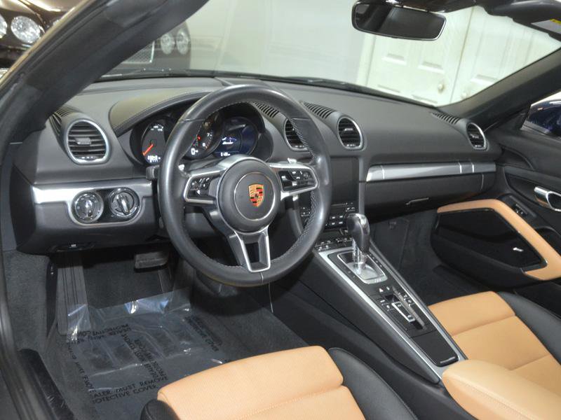 Used 2018 Porsche 718 Boxster RWD image 19
