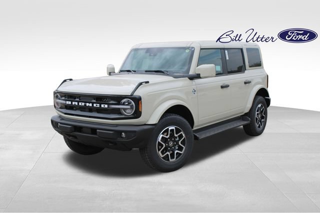 New 2026 Ford Bronco Outer Banks AWD/4WD image 1