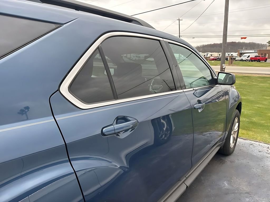 Used 2017 Chevrolet Equinox LT w/ Convenience Package image 32