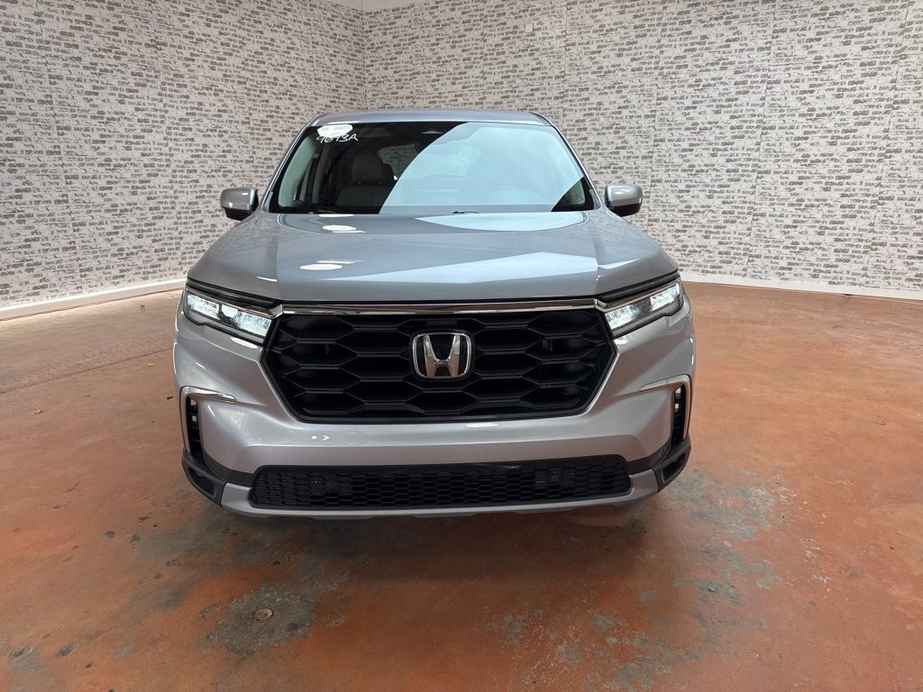 Used 2025 Honda Pilot EX-L image 2