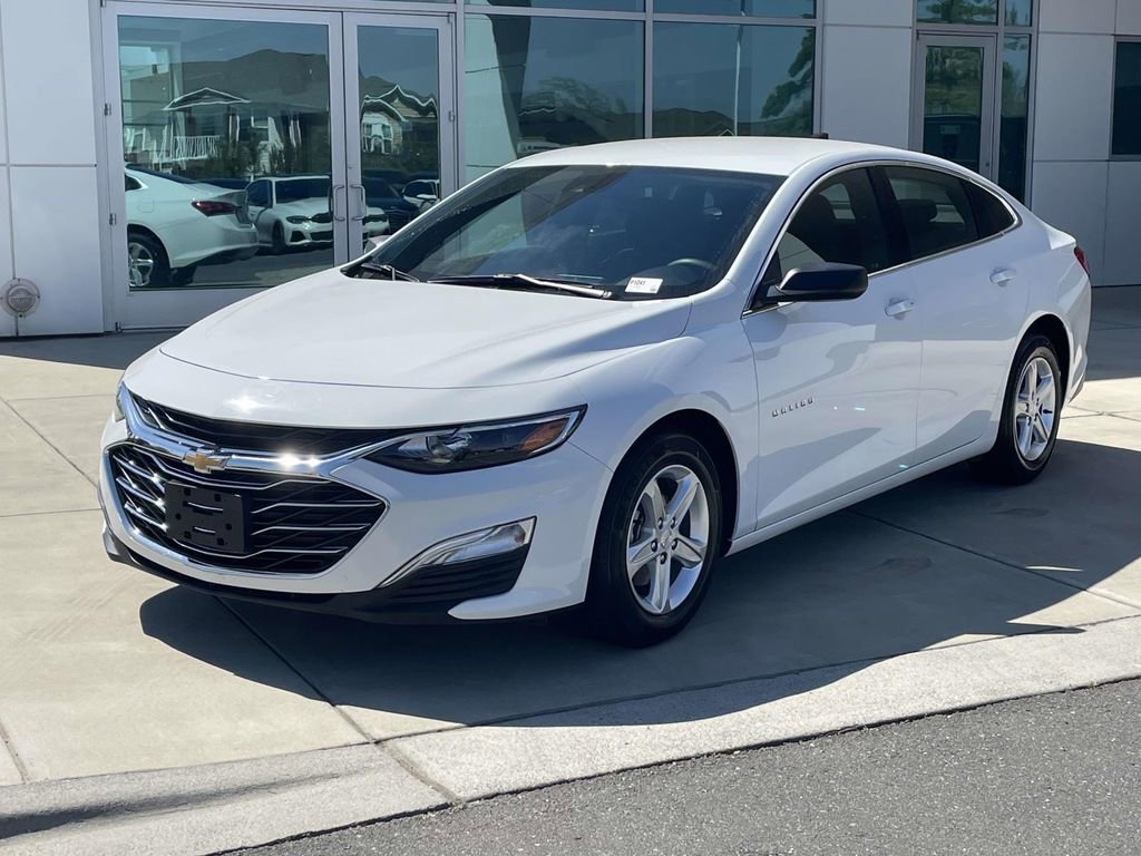 Used 2024 Chevrolet Malibu LS image 2