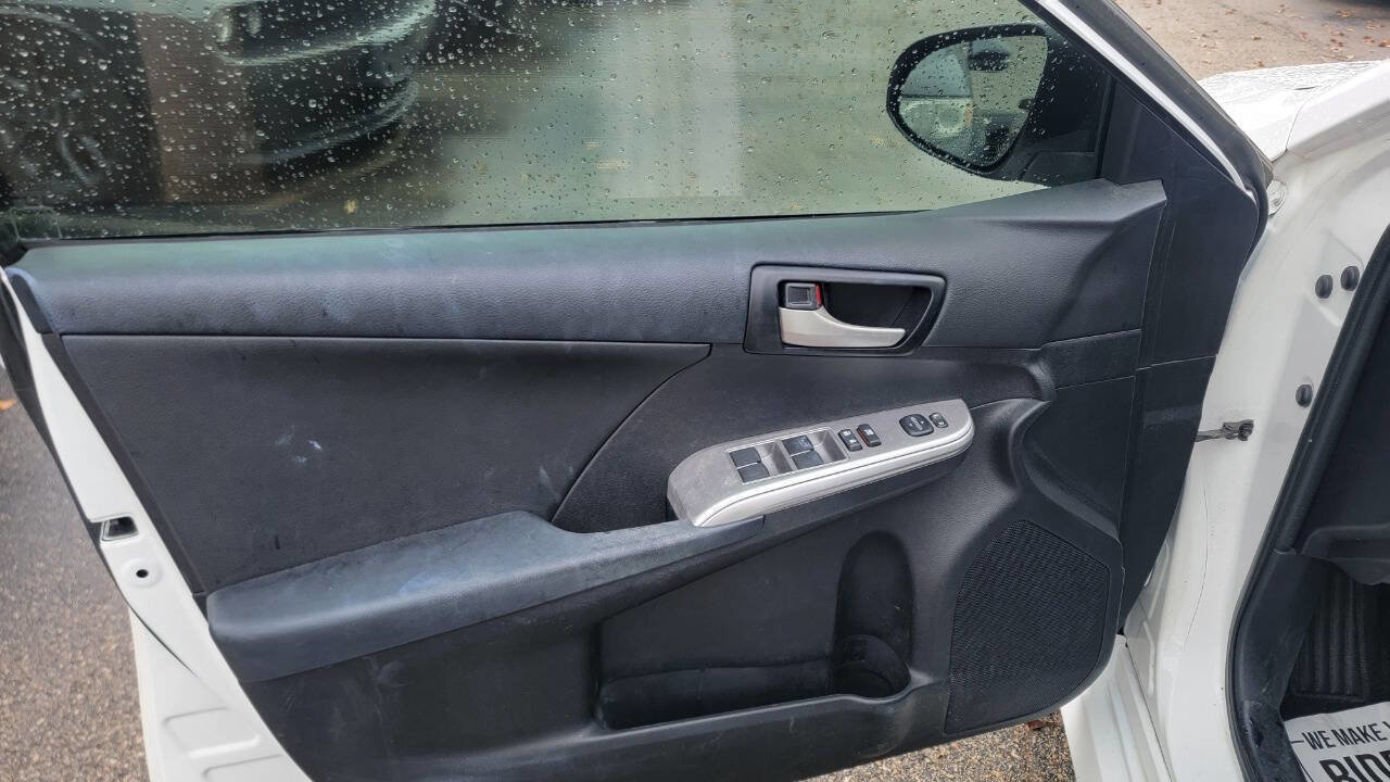 Used 2013 Toyota Camry SE image 23