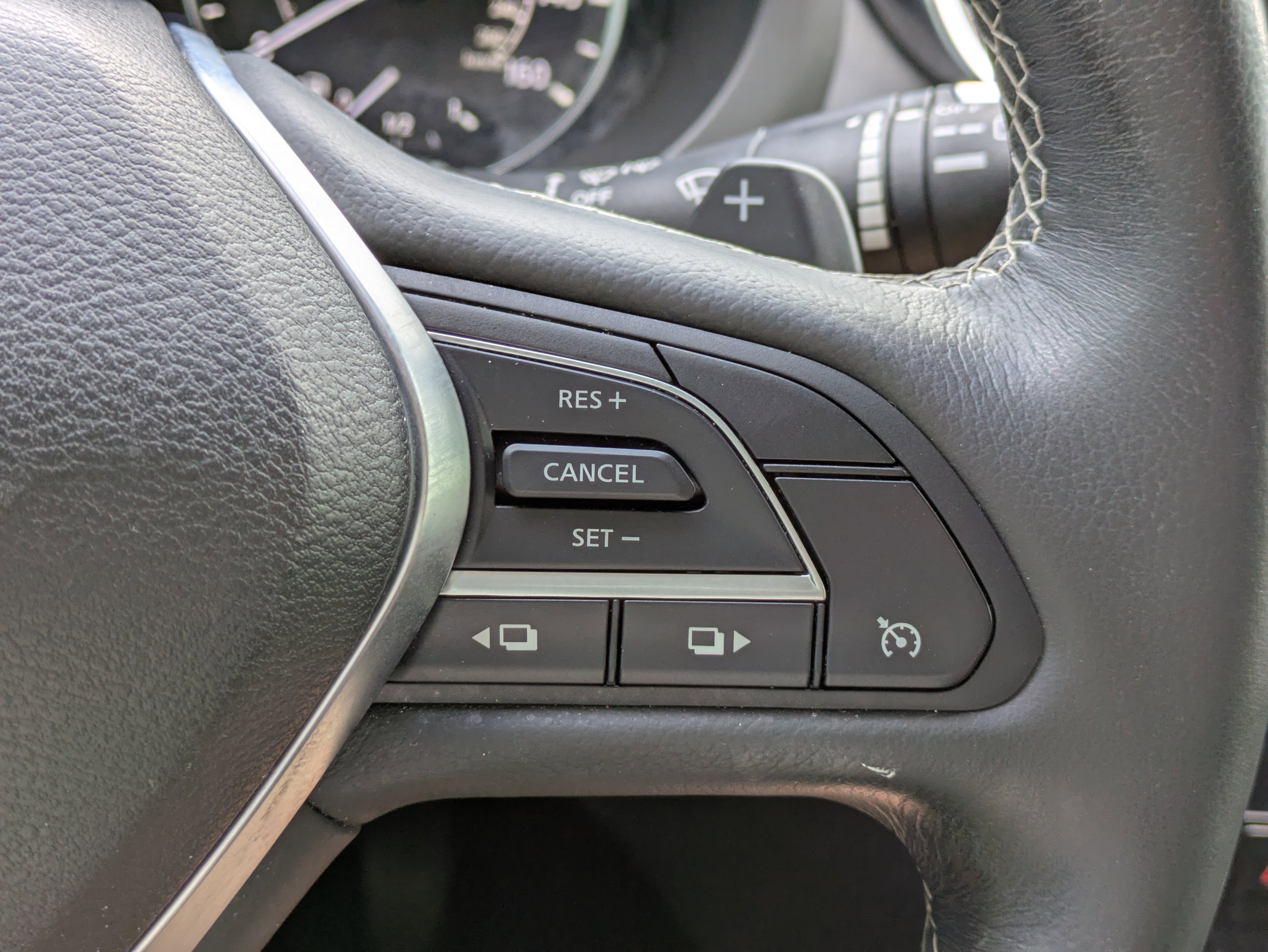 Used 2020 INFINITI QX50 Luxe w/ Navigation Package FWD image 25