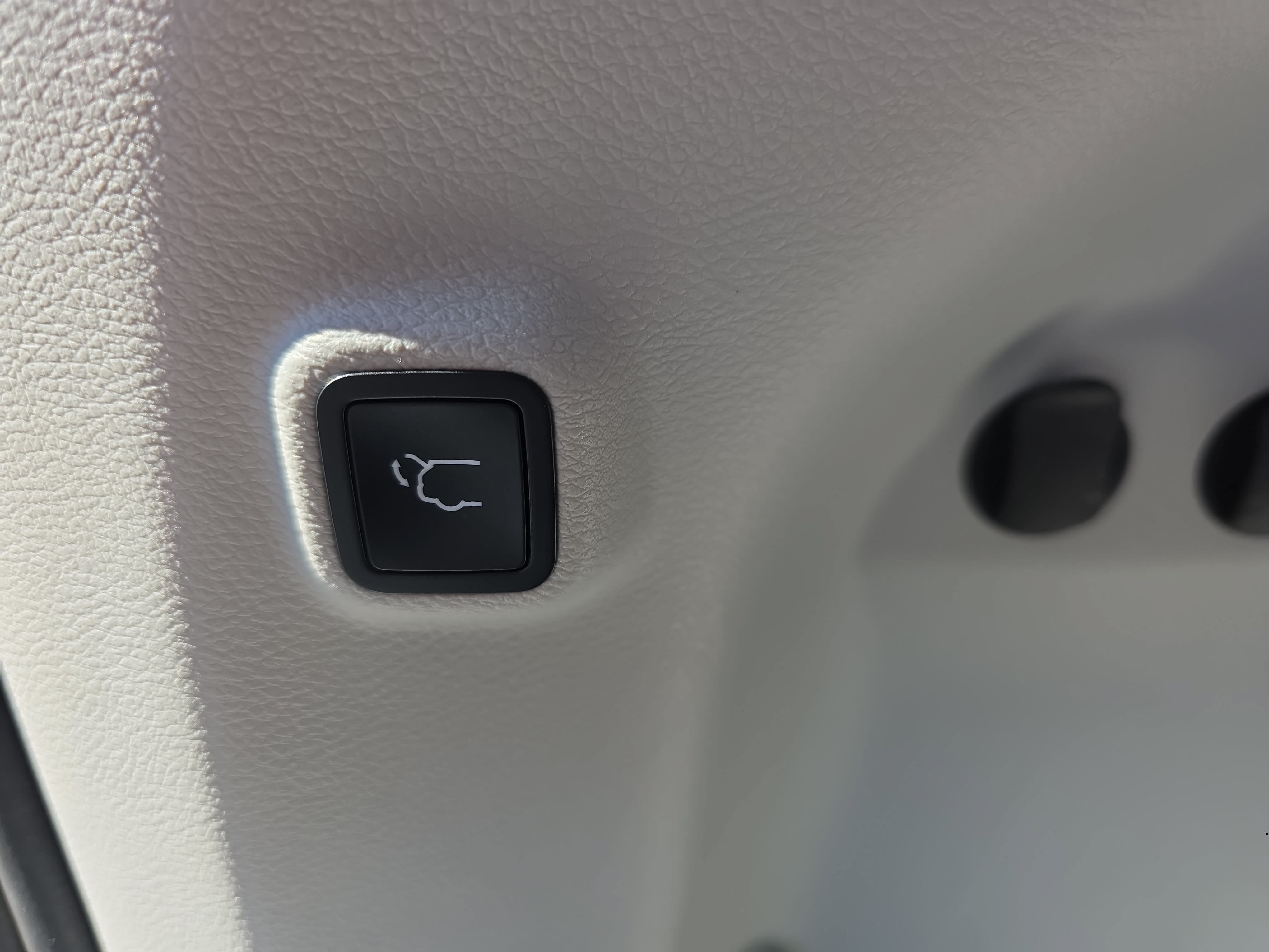 Used 2020 Jeep Cherokee Limited AWD/4WD image 11