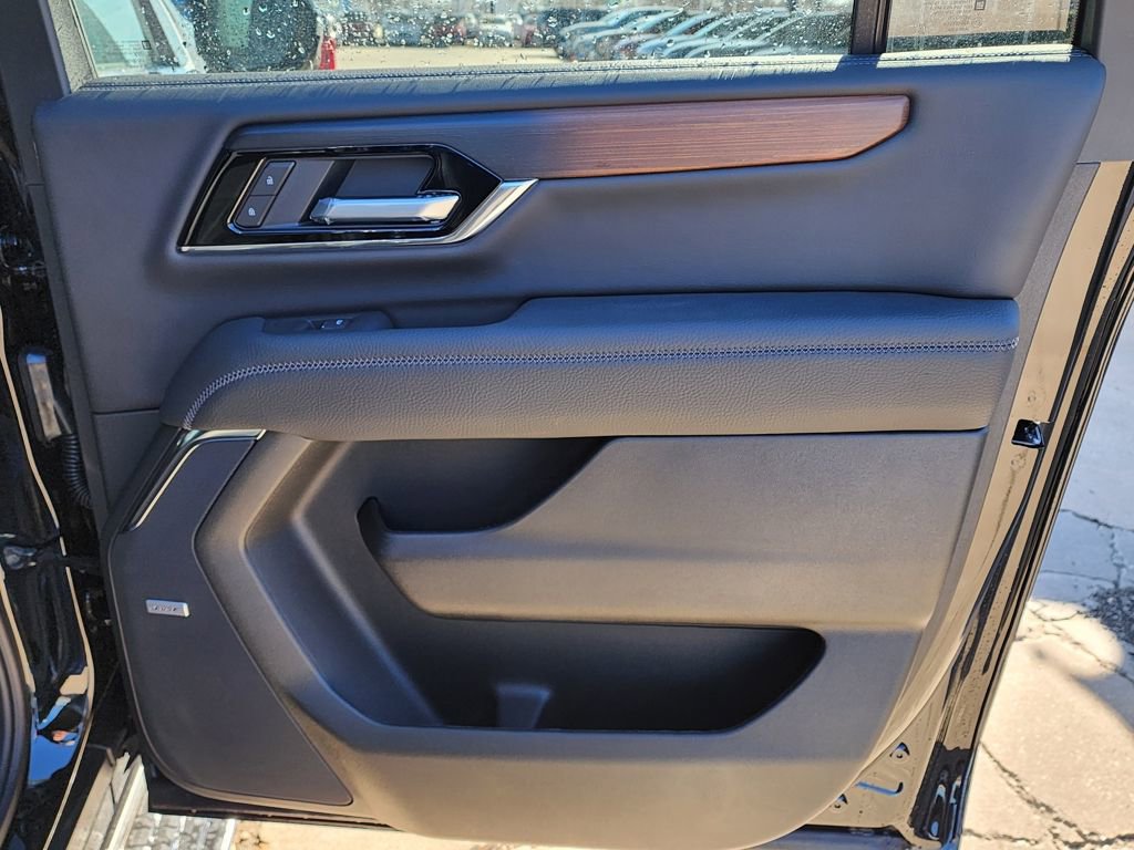 New 2026 GMC Yukon XL Denali w/ Denali Reserve Package image 49