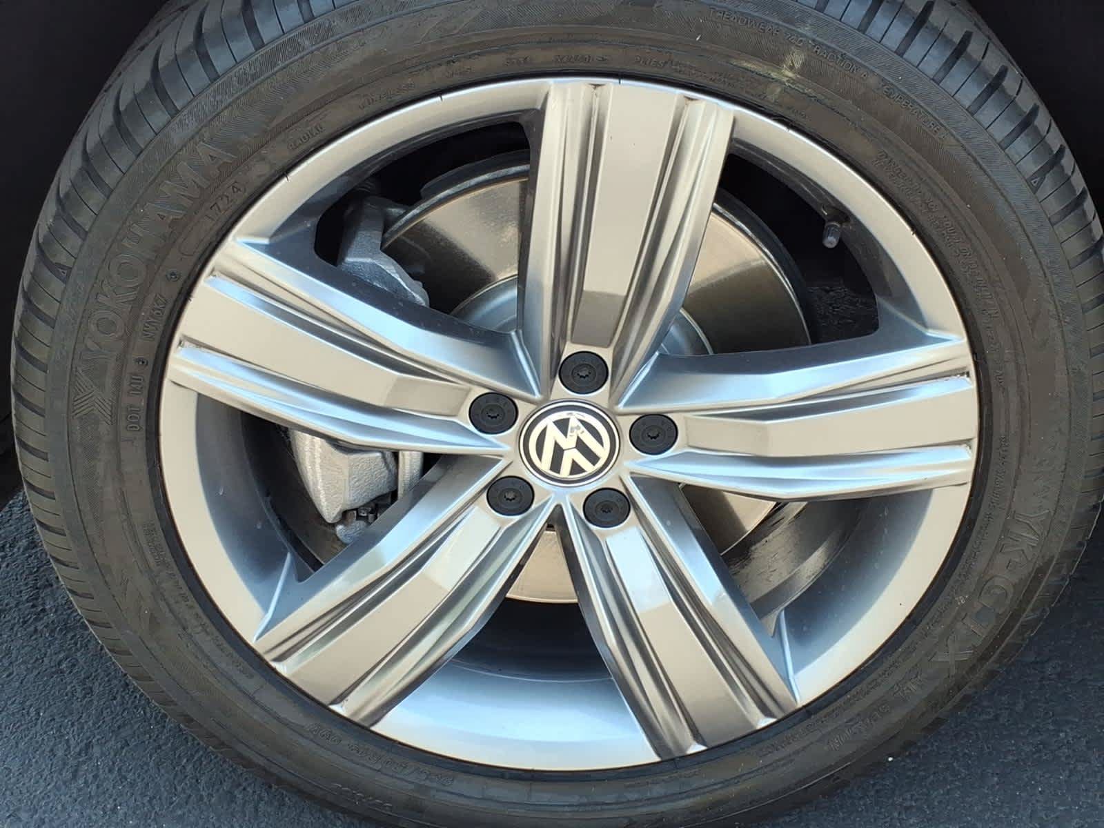 Used 2021 Volkswagen Tiguan SEL FWD image 12