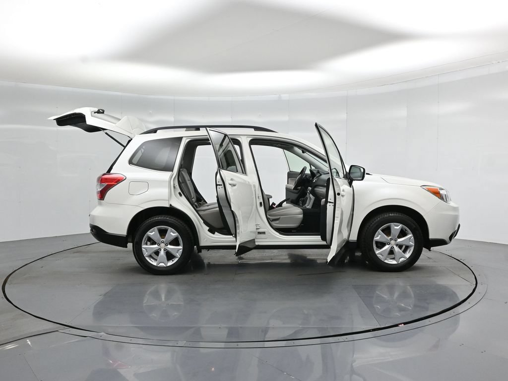 Used 2016 Subaru Forester 2.5i Limited AWD/4WD image 4