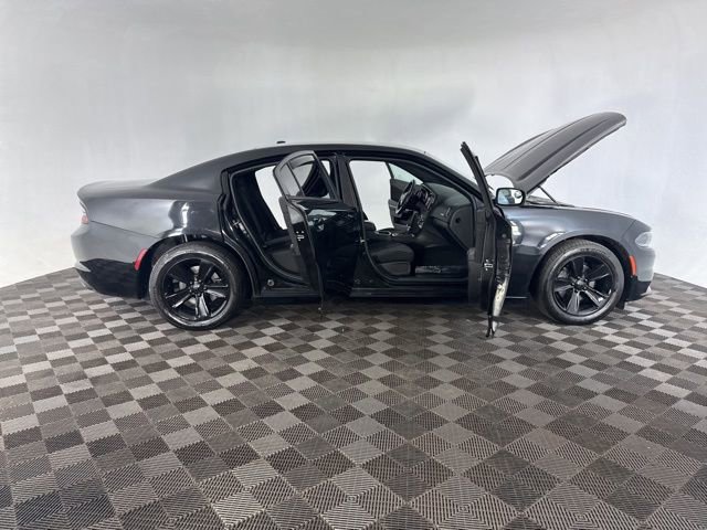 Used 2015 Dodge Charger SXT image 13