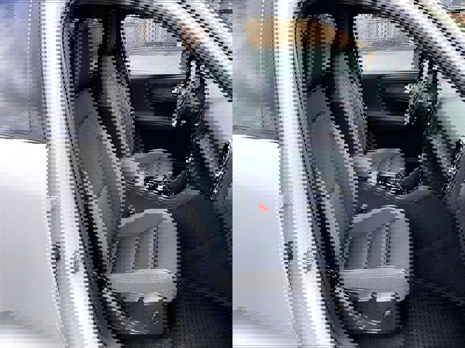 Used 2023 Volvo XC40 Recharge Core w/ Protection Package Premier image 10