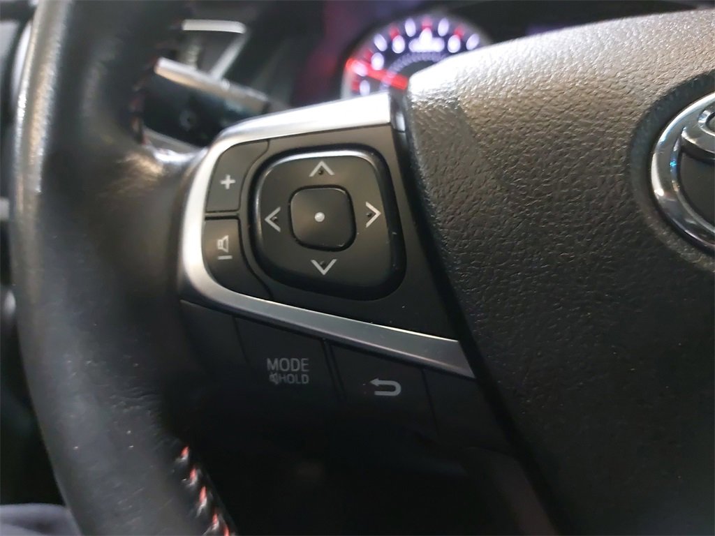 Used 2015 Toyota Camry XSE w/ Moonroof Package image 16