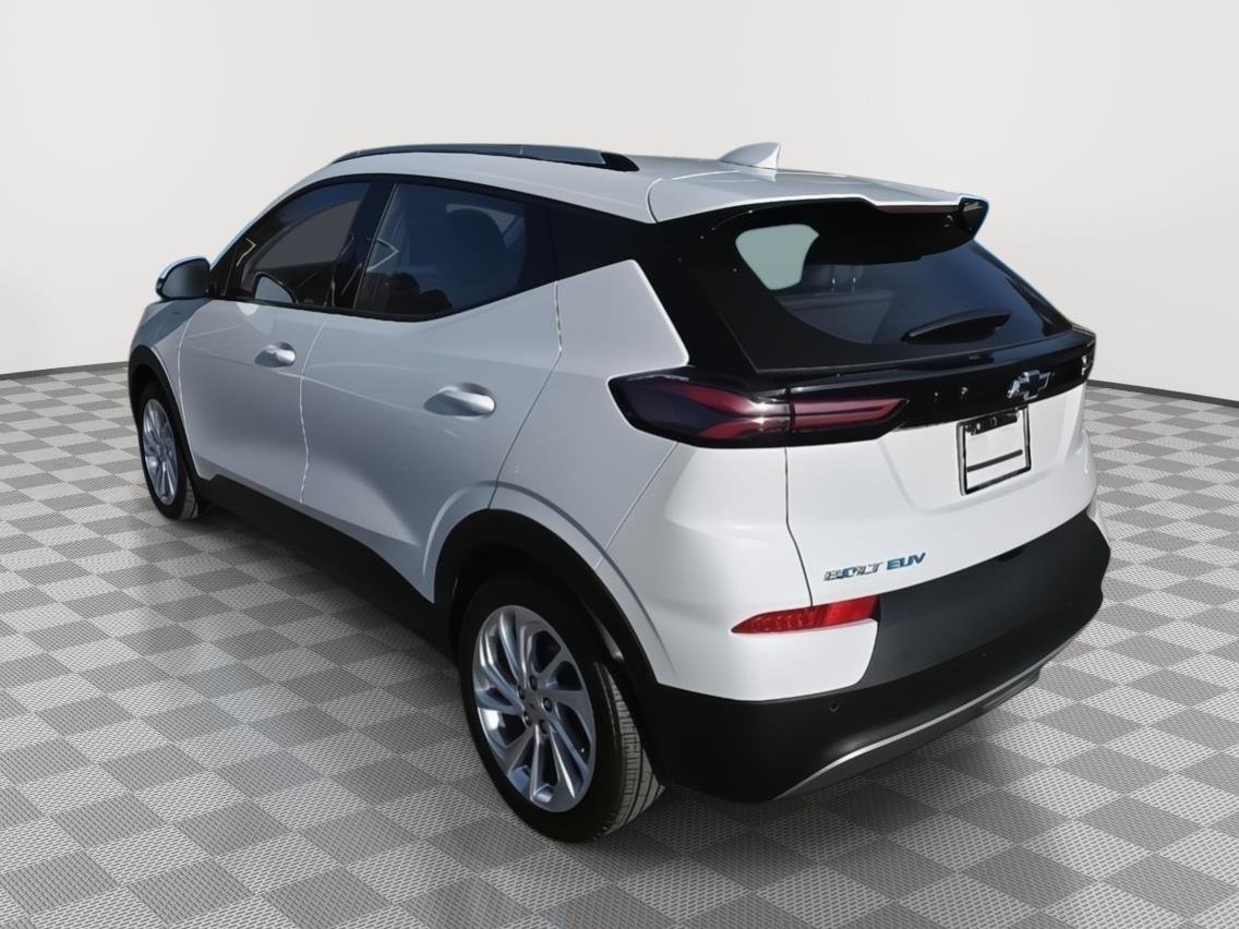 Used 2022 Chevrolet Bolt EUV LT w/ Comfort Package image 7