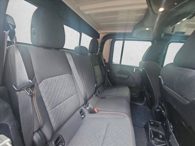 Used 2024 Jeep Gladiator Mojave AWD/4WD image 18
