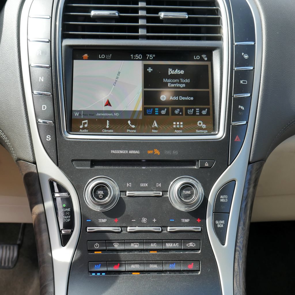 Used 2018 Lincoln MKX Reserve w/ Driver Assistance Package AWD/4WD image 34