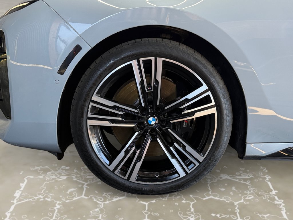 Used 2023 BMW 740i w/ Parking Assistance Package RWD image 14