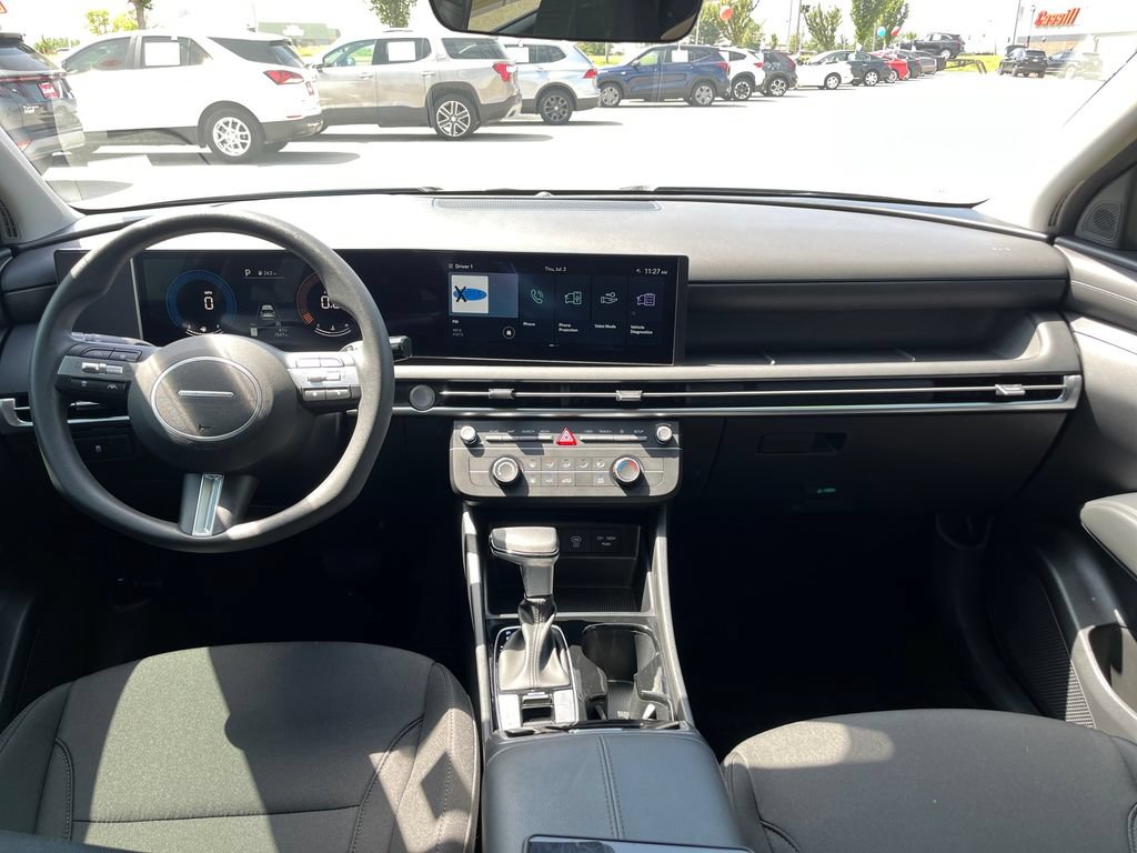 Used 2025 Hyundai Tucson SE FWD image 16