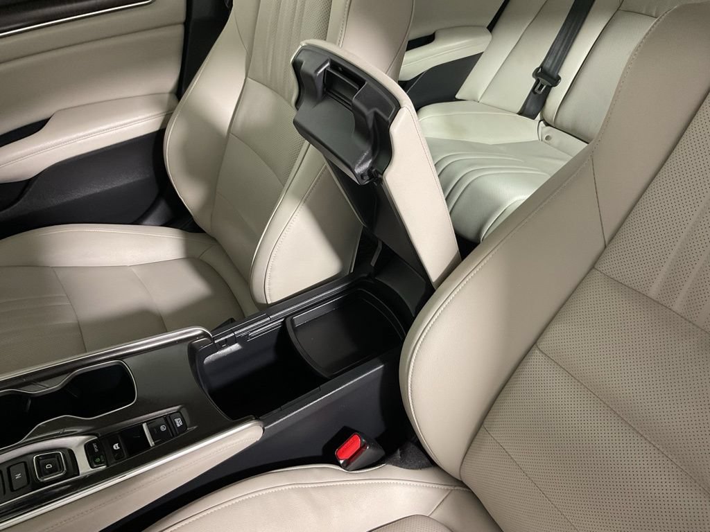 Used 2020 Honda Accord Touring image 30