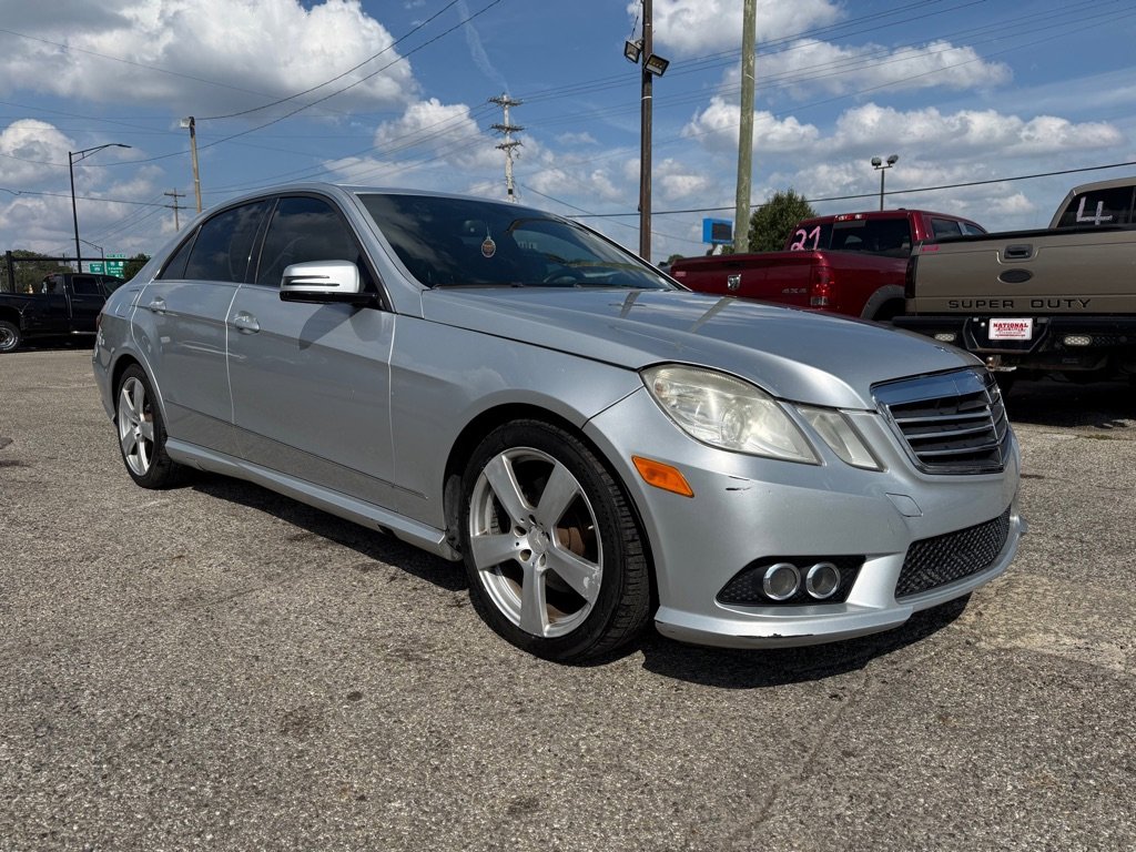 Used 2010 Mercedes-Benz E 350 4MATIC Sedan image 2