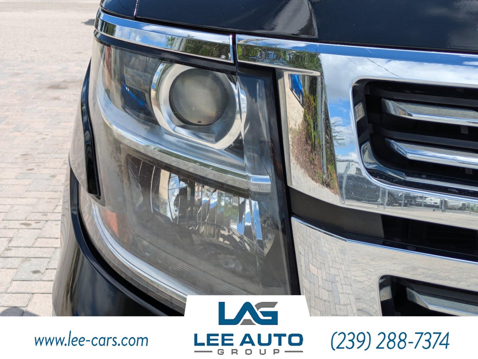 Used 2015 Chevrolet Suburban LTZ RWD image 8