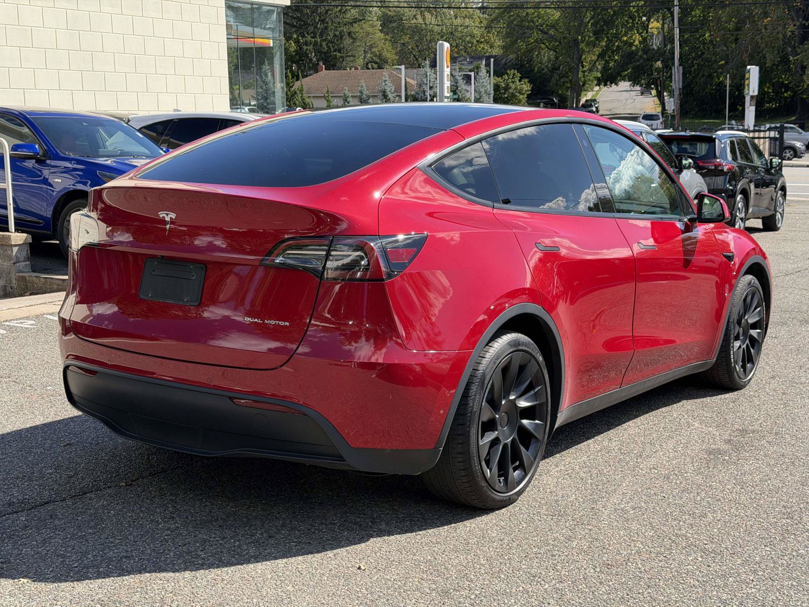 Used 2021 Tesla Model Y Long Range AWD/4WD image 2
