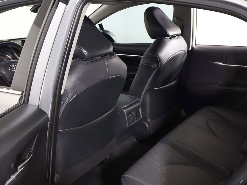 Used 2021 Toyota Camry XSE FWD image 17