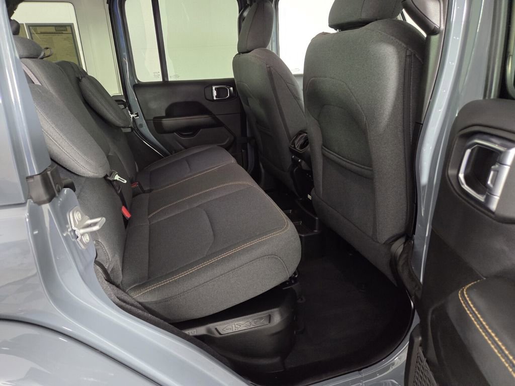 Certified 2025 Jeep Wrangler Sahara w/ Safety Group image 25