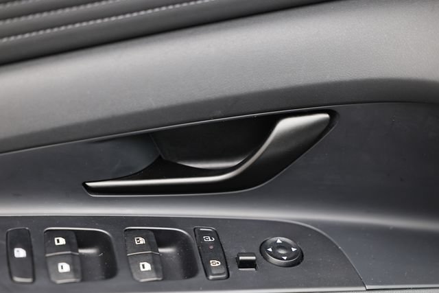 Certified 2025 Hyundai Elantra SEL FWD image 16