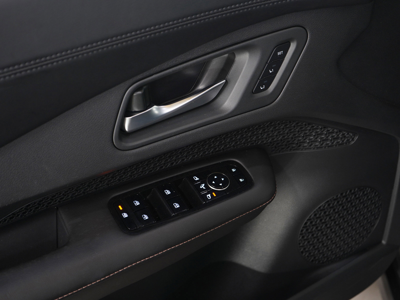 Used 2023 Nissan Ariya AWD image 20