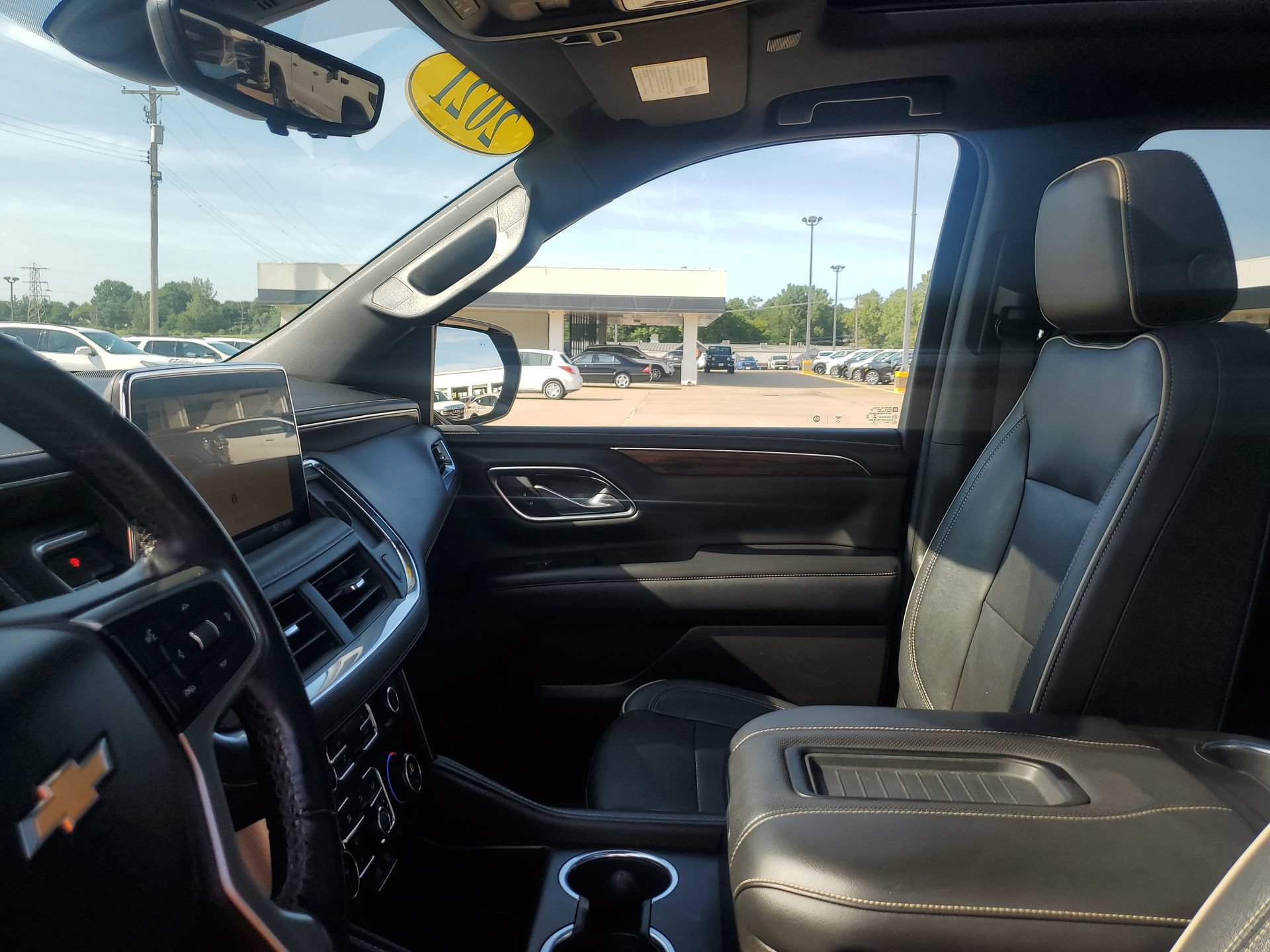 Used 2021 Chevrolet Suburban Premier w/ Premium Package AWD/4WD image 28