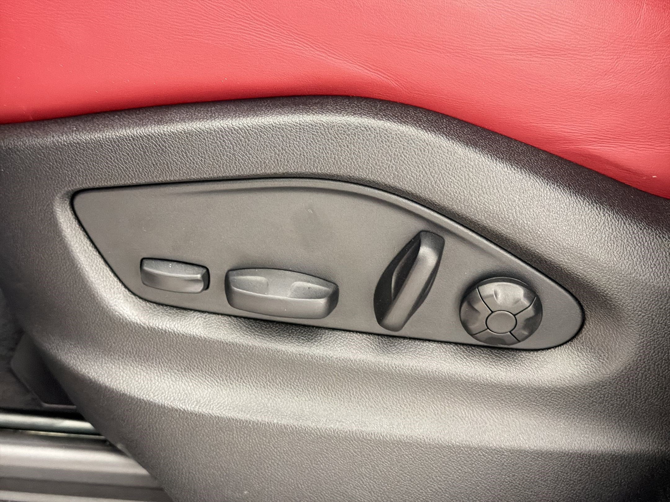Certified 2022 Porsche Cayenne AWD/4WD image 13