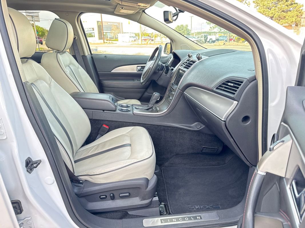 Used 2015 Lincoln MKX w/ Equipment Group 102A AWD/4WD image 16