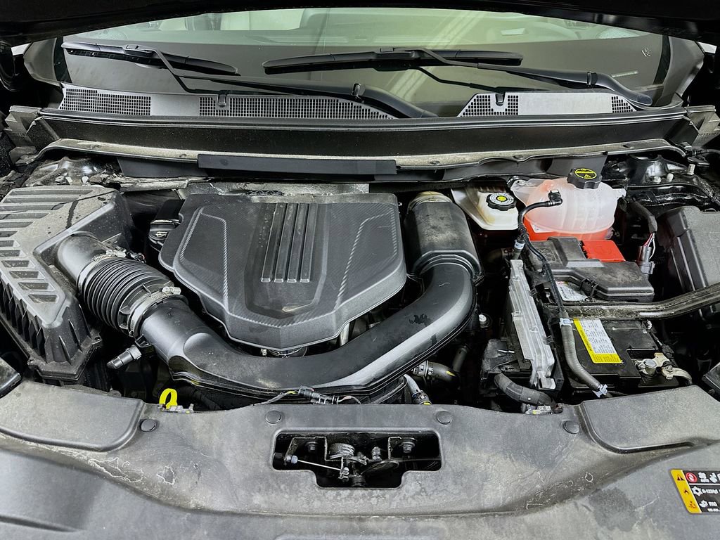 Used 2025 Chevrolet Traverse LT image 9