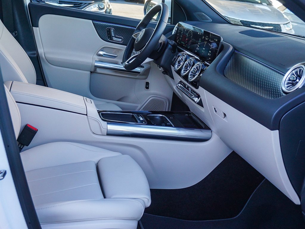 Used 2025 Mercedes-Benz GLA 250 image 13