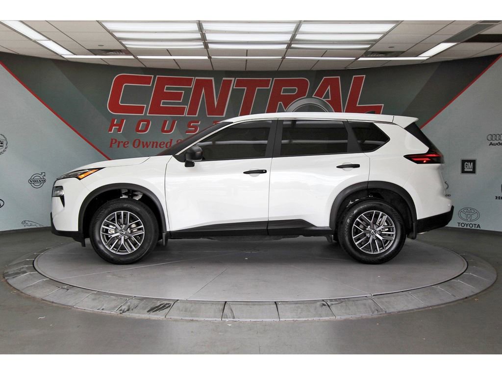 Certified 2024 Nissan Rogue S image 3