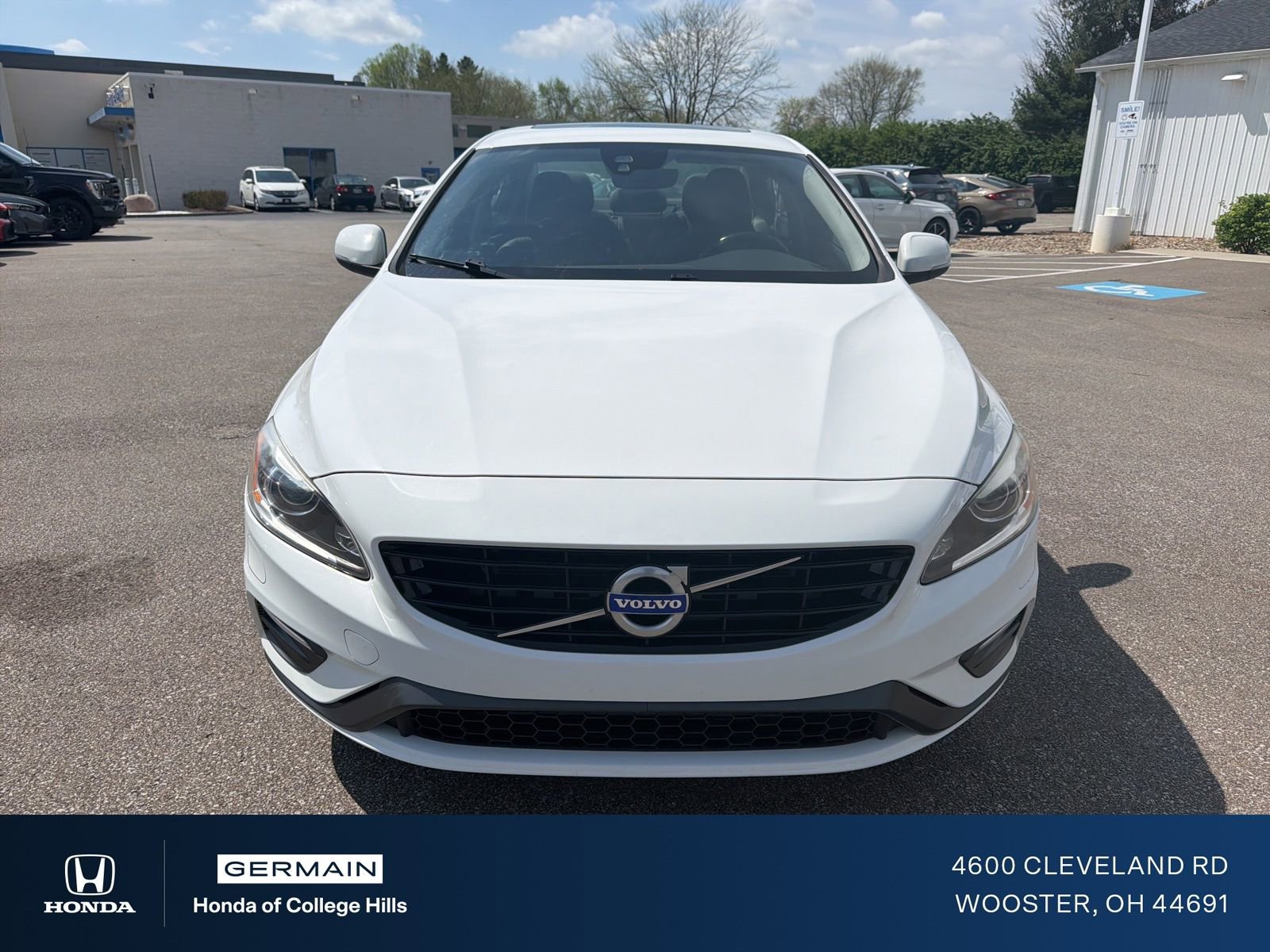 Used 2017 Volvo S60 T5 Dynamic image 2