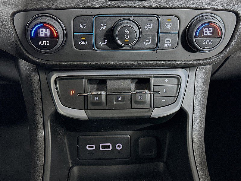 Used 2024 GMC Terrain SLE w/ Driver Convenience Package image 16